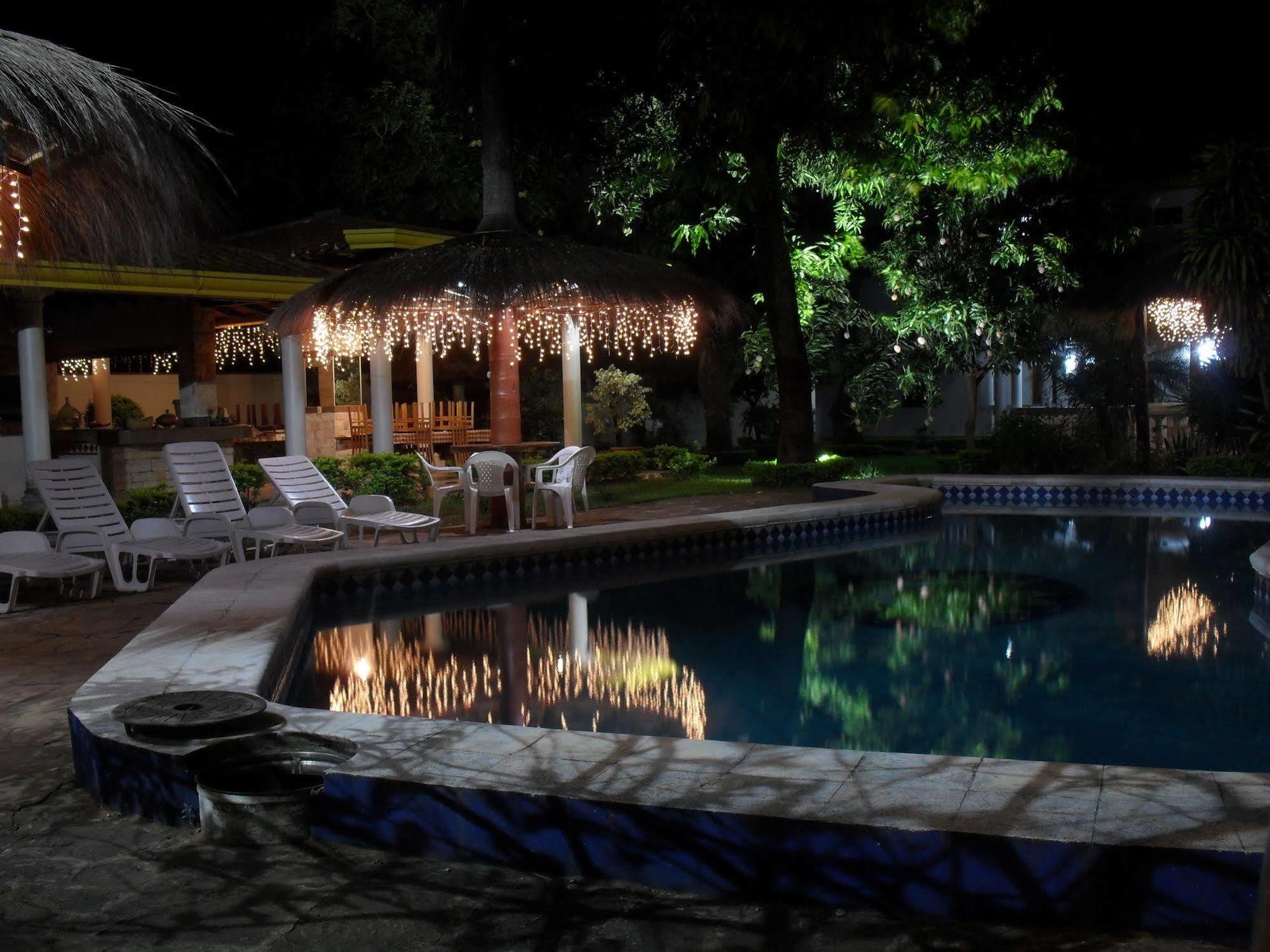 Ross Char Hotel Ασουνσιόν Εξωτερικό φωτογραφία