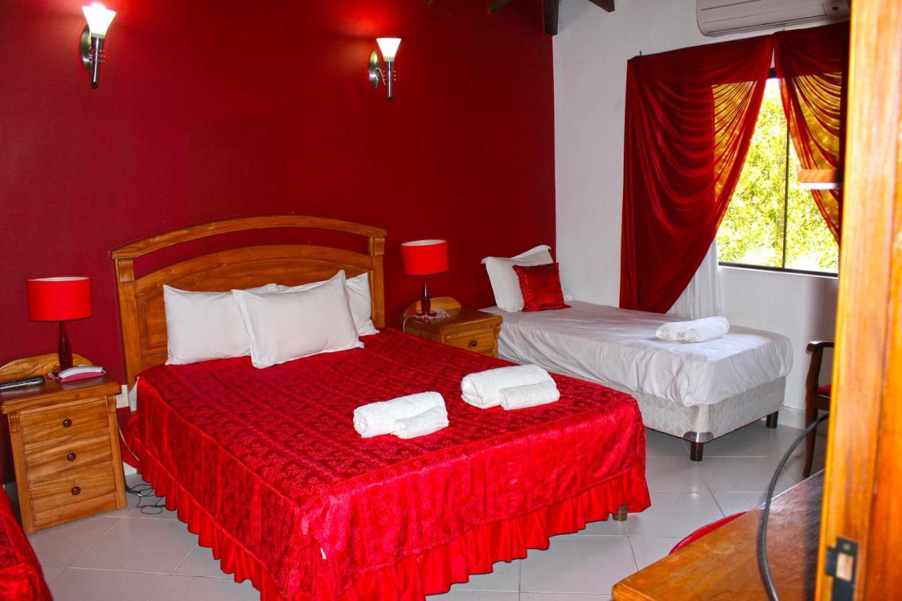 Ross Char Hotel Ασουνσιόν Εξωτερικό φωτογραφία